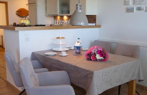 Fehmarn Apartamento | Inselblume 50 - vacation home from private in the beach castle