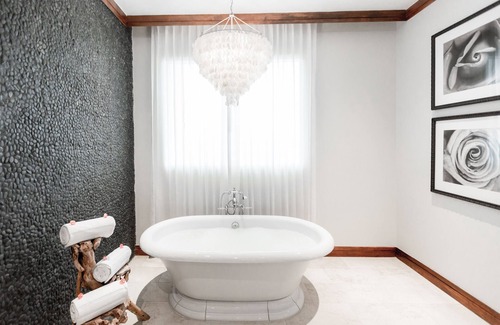 Escazú Hotel | InterContinental Costa Rica at Multiplaza Mall by IHG