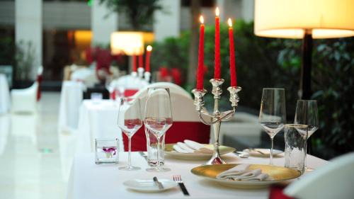 Lixia District Hotel | Intercontinental Jinan City Center by IHG