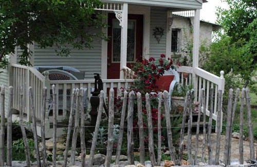 Bandera Casa | Intimate Bandera Cabin Rental for a Romantic Hill Country Getaway