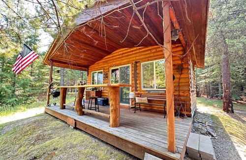 Troy Cabina | Into the Woods Cabin - Rare, Remote, Relaxing.