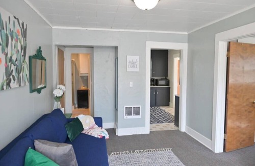 Coos Bay Apartamento | #InvestREPM Heritage House Private Suite