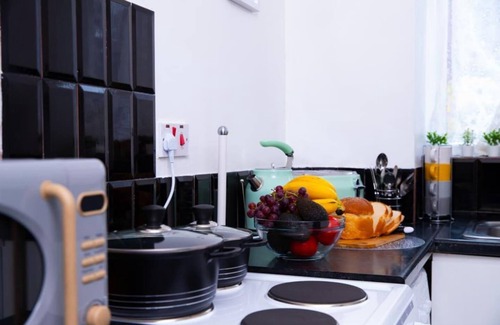Edmonton Apartamento | Inviting 1-Bed Apartment in London, near Hotsput