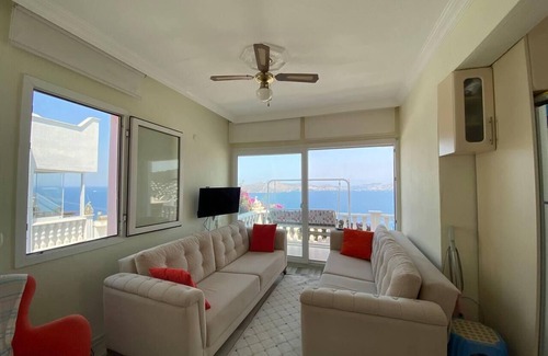 Geris Casa | Inviting 2-Bed House in Mugla