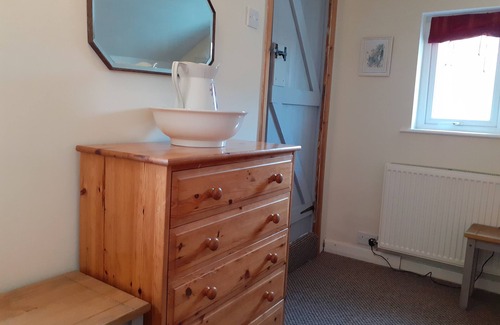 Rhyd-y-clafdy Cabaña | Inviting 3-bed Cottage Close to Pwllheli