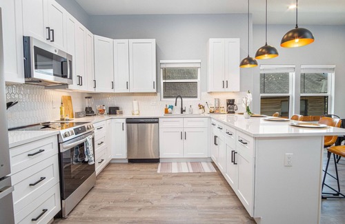 Highland Park Casa | Inviting 4BR 2BA Near Downtown Riverwalk