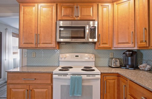 Hummelstown Apartamento | Inviting comfort with natural light all day brings the beach feel inland!