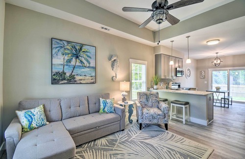 Ocean Isle Beach Casa | Inviting Home < 2 Mi to Ocean Isle Beach Pier