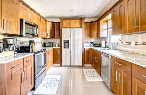 Boynton Beach Casa | Inviting home with patio, fast WiFi, full kitchen, central AC, & W/D