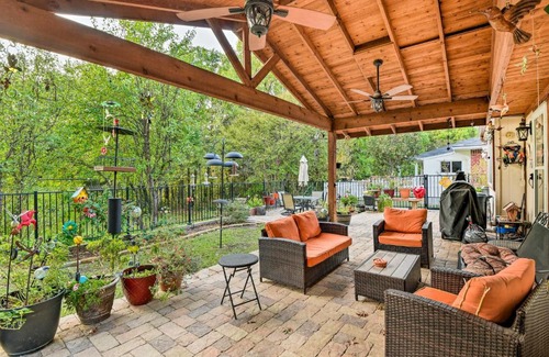 Lewisville Casa | Inviting Lewisville House with Patio and Grill!