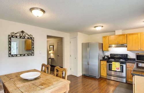 Riverbend Casa | Inviting North Bend Home: 21 Miles to Ski Slopes!