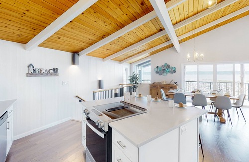 Camano Island Casa | Inviting pet-friendly waterfront home with firepit, pool table, grill, & W/D