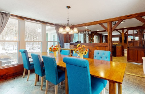 Montgomery Center Casa | ¡NUEVO LISTADO! Se admiten perros, casa frente al río con cocina completa, chimenea y hoguera