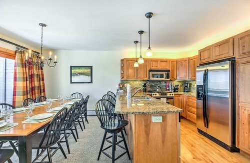 North Troy Condominio | Ski-in / Ski-out condominio de lujo en Jay Peak Resort!