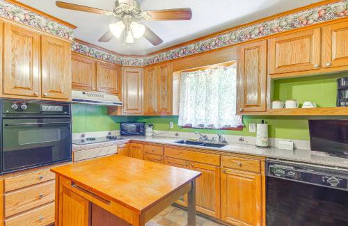 Vicksburg Casa | Inviting Vicksburg Home with Patio and Charcoal Grill!