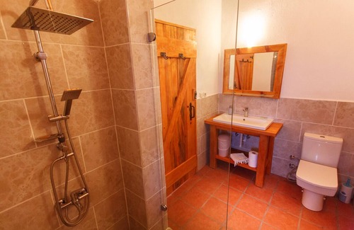 Germencik Casa | Ionia Guest House - Habitación de lujo con balas de paja y piscina en el campo del Egeo