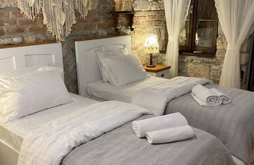 Yenifoca Hotel | Ionia Liberty Stone Hotel