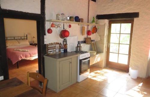 Gardonne Apartamento | Iris Meadow Cottage