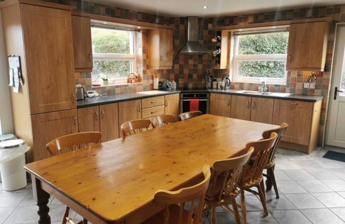 Coleraine Casa | IRISH OPEN 2025 Large house sleeps 14. Beside forest & beach. 30mins to Portrush