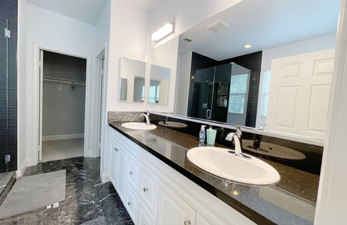 Portola Springs Condominio | Irvine townhouse close to park, community club