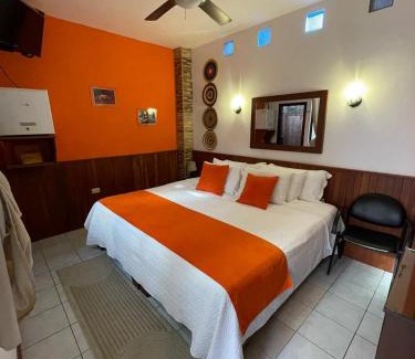Puerto Villamil Hotel | Isla Sol INN Boutique