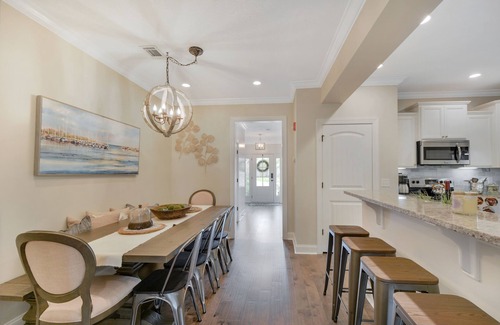 Epworth Acres Casa | Island Breeze | Luxury Townhouse | Free Bikes | Bring Your Boat Marina Close By