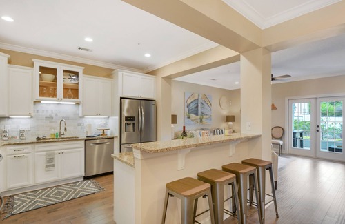 Epworth Acres Casa | Island Breeze | Luxury Townhouse | Free Bikes | Bring Your Boat Marina Close By