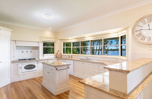 Palmers Island Casa | Island Getaway | Waterfront near Yamba