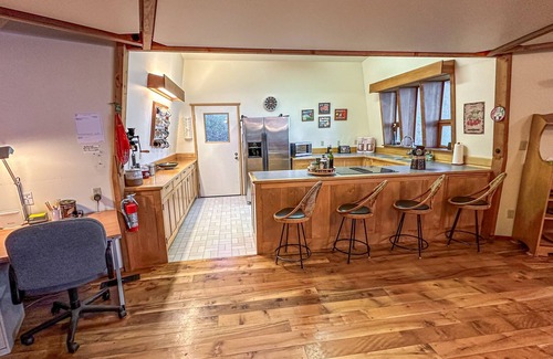 Greenbank Casa | Island getaway with balcony, Wifi, Washer/Dryer and waterview