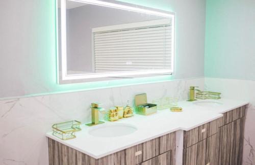 Nassau Casa | Island Haven 5BR Home with Pool Cottage