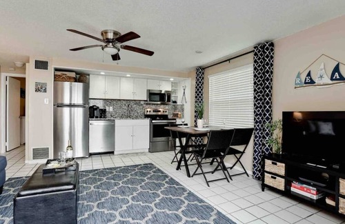 Englewood Villa | Nueva propiedad! Vistas impresionantes. Frente al mar "Paradise Bay". Piscina y paseo a la playa