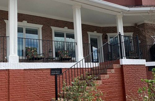 Chapin Apartamento | Island's Sunset Master Blue Guest Room on Lake Murray