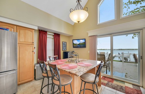 Canandaigua Casa | Island Vista - A Canandaigua Lake Dream Home!