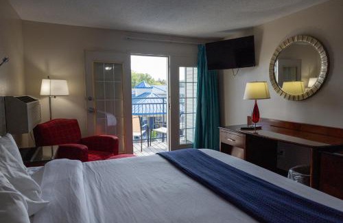 Put-in-Bay Hotel | Islander Inn