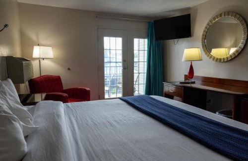 Put-in-Bay Hotel | Islander Inn