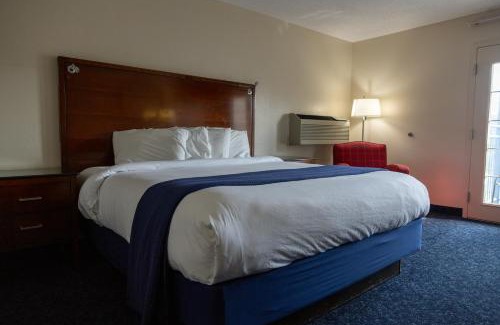Put-in-Bay Hotel | Islander Inn