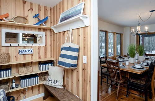 Michiana Casa | Israel · Lake View Escape