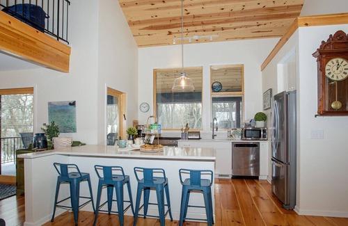 Michiana Casa | Israel · Lake View Escape