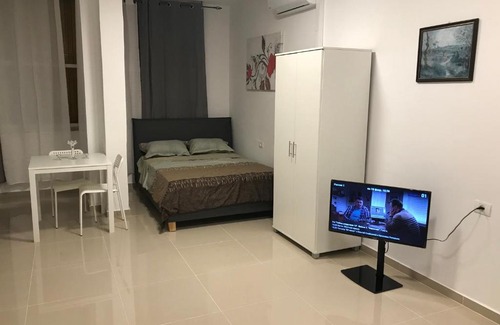 Bat Yam Apartamento | Isramax Apartment near the sea.