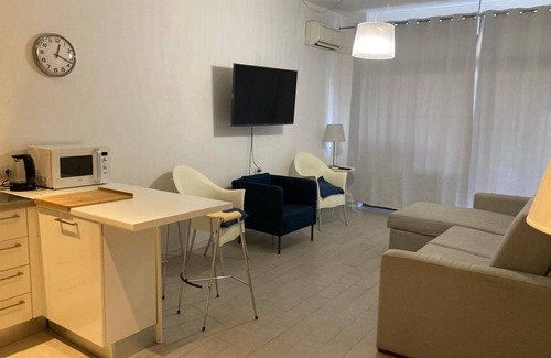 Viareggio Apartamento | Apartamento vacacional 'La Casa nel parco' cerca de la playa con terraza