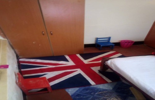 Karen Casa | Es un departamento con amplio estacionamiento y lleno de seguridad.