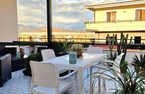Sant'Egidio del Monte Albino Apartamento | Palazzo Di Donna Suite panoramic terraces strategic parking Pompeii and Amalfi