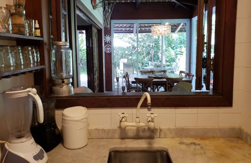Itamambuca Casa | Condominio Itamambuca 15 personas 5 suites 11985367259 piscina pie en la arena