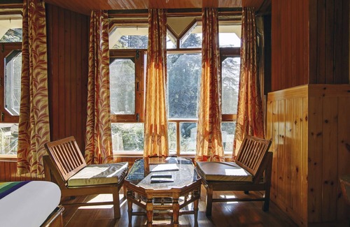 Chhota Shimla Hotel | Itsy By Treebo - Rajat Shimla With Valley View