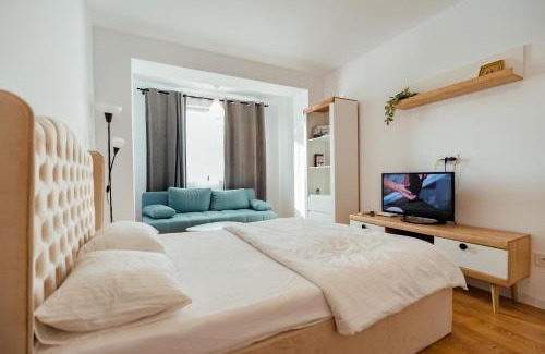 Pipera Apartamento | Ivory by Blvd 25B4 - Premium Studio with Garden View