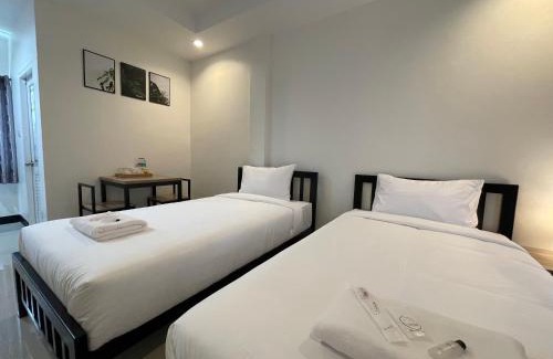 Si Racha Casa | Ivory House Sriracha