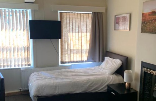 Huddersfield Casa | Ivy Green inn