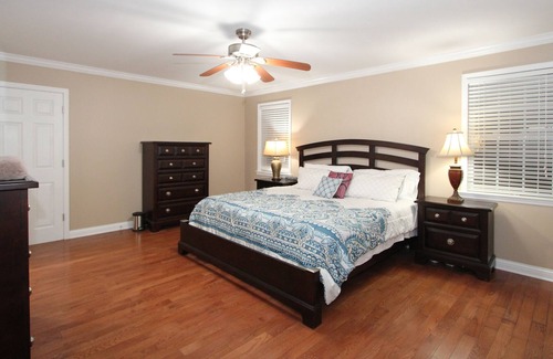 Lexington Casa | Ivy league Home - 4 Bedroom 2 Bath house