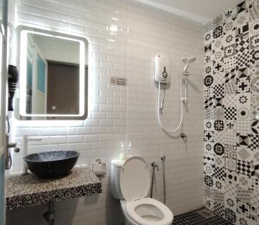 Taman Cempaka Casa | IX HOTEL CEMPAKA 33 - 4 Pax