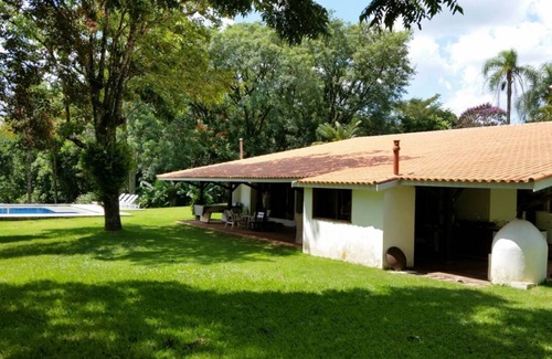 Aracoiaba da Serra Casa | Jacaranda Place 125. 000m2, sede con vista al lago, piscina, patio, huerto